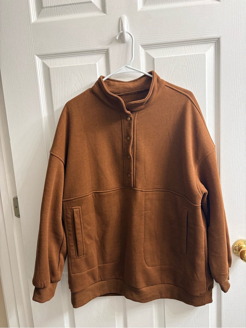 Women’s Brown Snap-Placket Pullover Sweater